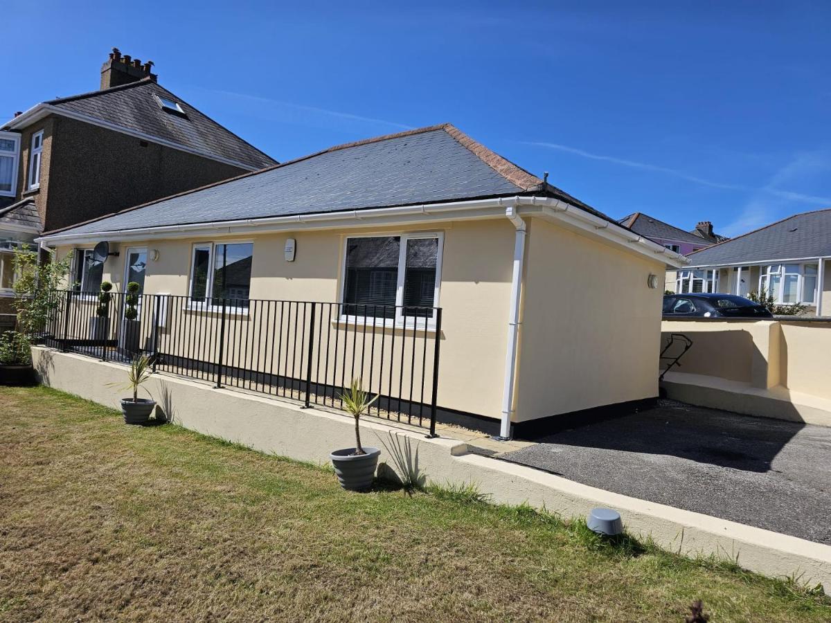 Two Bedroom Detached Modern Bungalow Close To Plymouth Argyle Fc Exterior photo